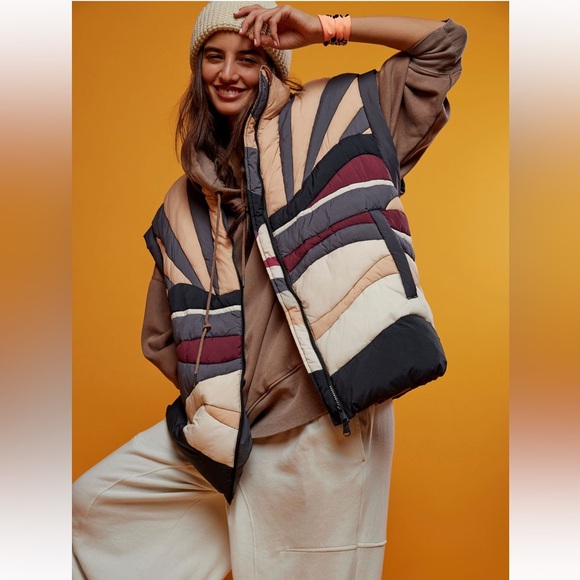 ISO FREE PEOPLE IN A BUBBLE CONVO VEST OASIS CHILI COMBO IN XS - Picture 2 of 3